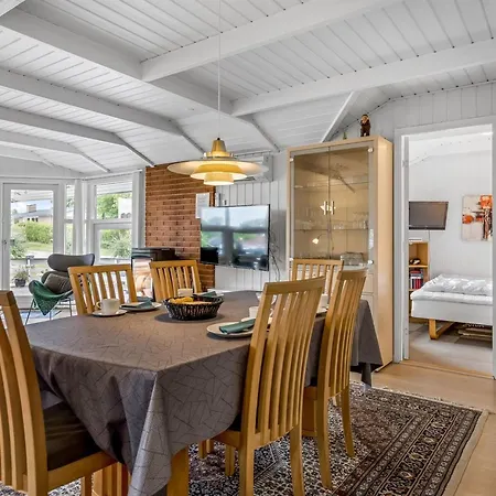 Vakantiehuis Joonatan - 900m From The Sea By Interhome